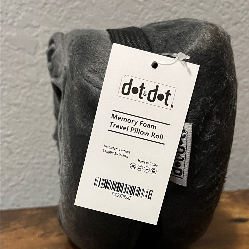Dot & Dot Memory Foam Travel Pillow Roll. NWT!!!